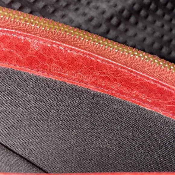 ❤️❤️SOLD❤️❤️BALENCIAGA LONG WALLET - Picture 5 of 6